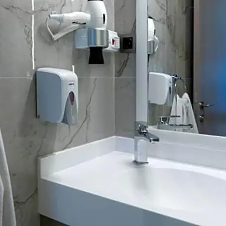 Three Points Hotell 4*